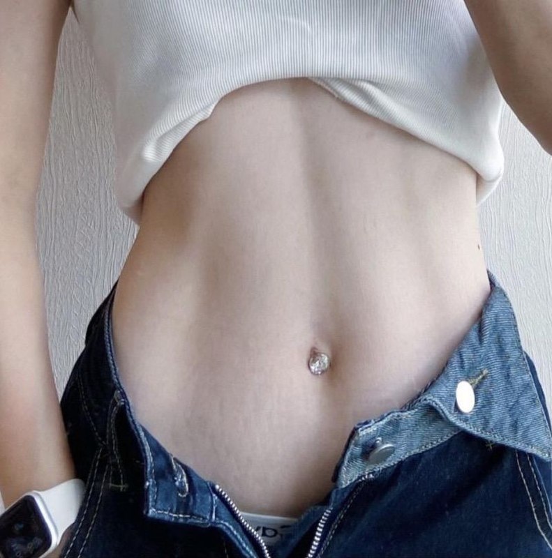 最近一直有在好奇，肚脐埋钉是怎么做到的😕#脐钉 #肚脐 #穿刺最近一直有在好奇，肚脐埋钉是怎么做到的😕#脐钉 #肚脐 #穿刺